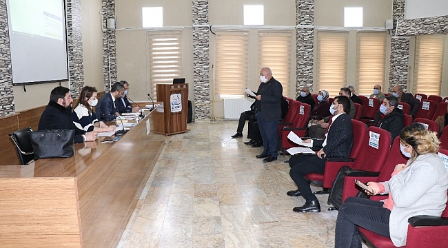 Edremit Belediye Meclisinden zincir marketler için kısıtlama kararı