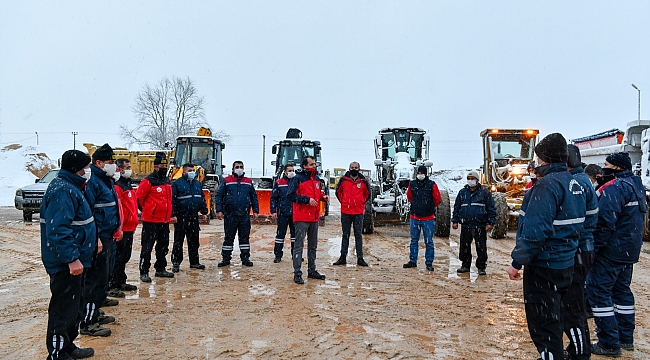 Mustafakemalpaşa'da kar rahmet oldu