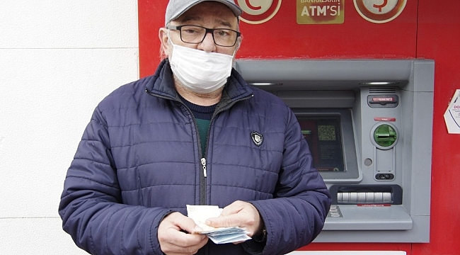 Emekli vatandaştan örnek davranış
