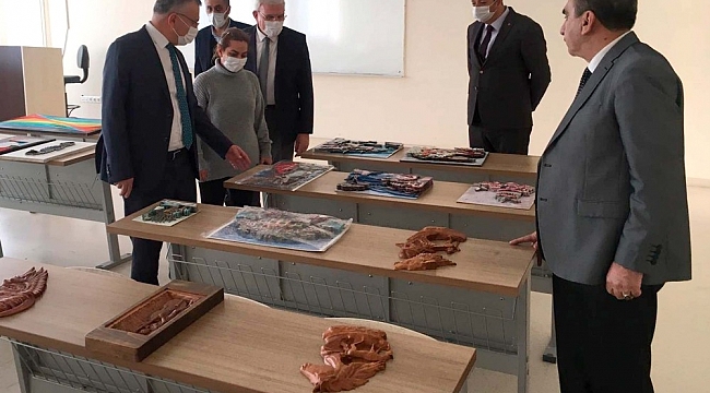 Erzincan'da MYO Tasarım Bölümü öğrencilerinden dönem sonu sergisi