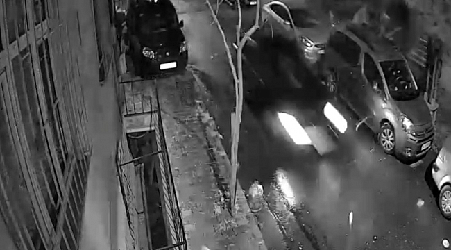 Esenler'de çatının düşme anı kamerada