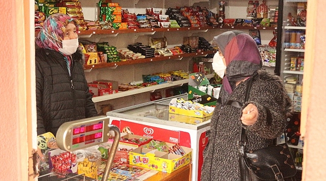 Eşi terk edince mahallenin "Bakkal Ablası" çocuklarının kahramanı oldu