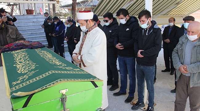 Eski sevgilisi tarafından öldürülen kadın doğum gününde defnedildi