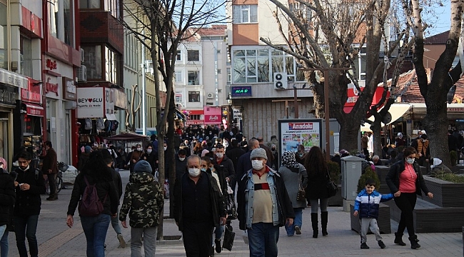 Eskişehir'de caddelerinde endişe veren yoğunluk