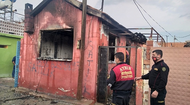 Evini ateşe verip, kaçtı