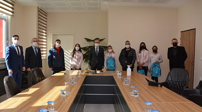 Eziler Hokey Takımı sporcularından İbanoğlu'na ziyaret