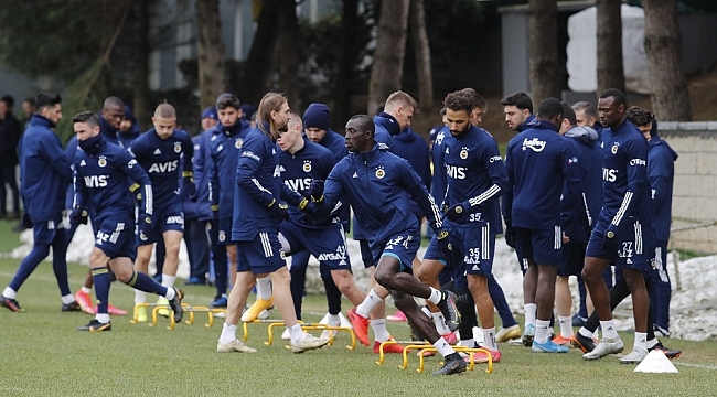 Fenerbahçe, Trabzonspor maçı hazırlıklarını devam ettirdi