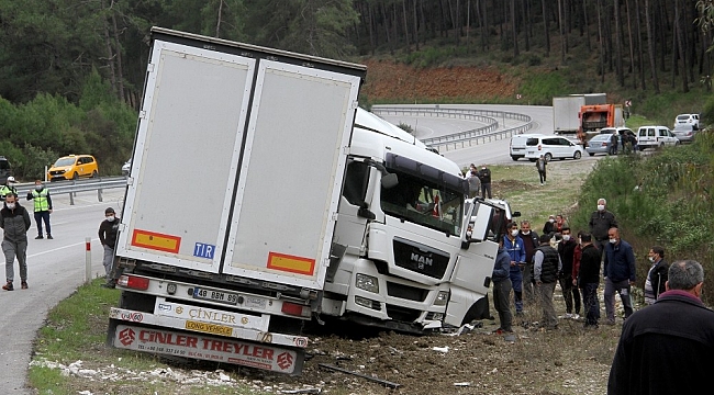 Fethiye'de kaza yapan tırın sürücüsü öldü