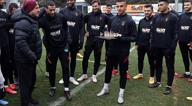 Galatasaray'da Younes Belhanda'nın doğum günü kutlandı