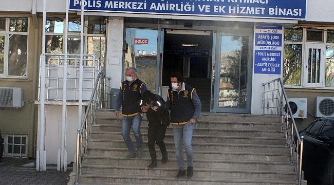 Gaspçı sahte polis gerçek polislerden kaçamadı