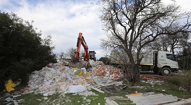 Gaziemir'de 2 günde 480 ton moloz toplandı