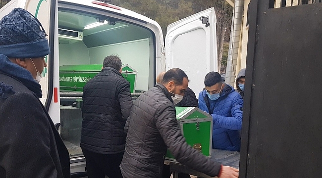 Genç kadının banyoda sır ölümü