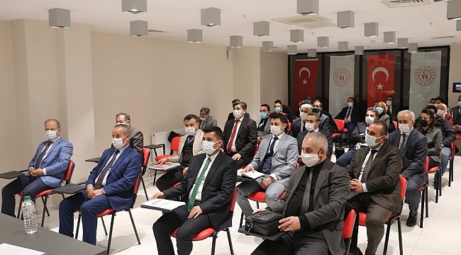Gençlik ve Spor İl Müdürlüğü'nde değerlendirme toplantısı yapıldı