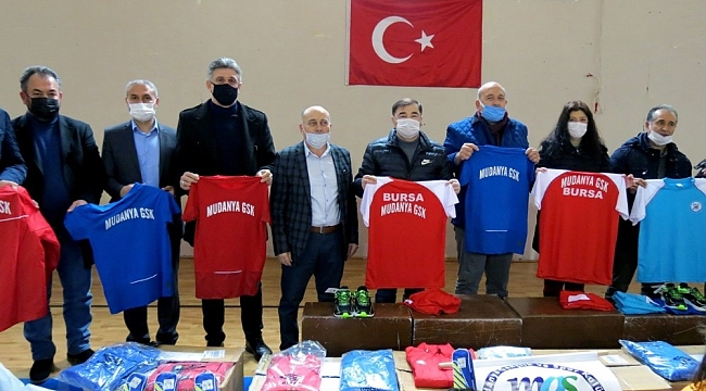 Güreş Federasyonu'ndan malzeme desteği