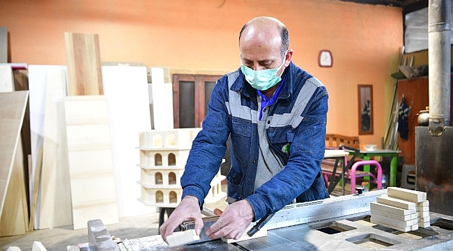 Güvercinler için renkli yuvalar
