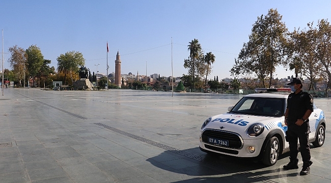 Hafta sonu kısıtlamayı ihlal eden 493 kişiye ceza yağdı