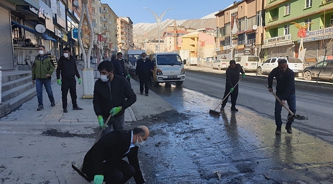 Hakkari'de kısıtlama sessizliğinde temizlik seferberliği