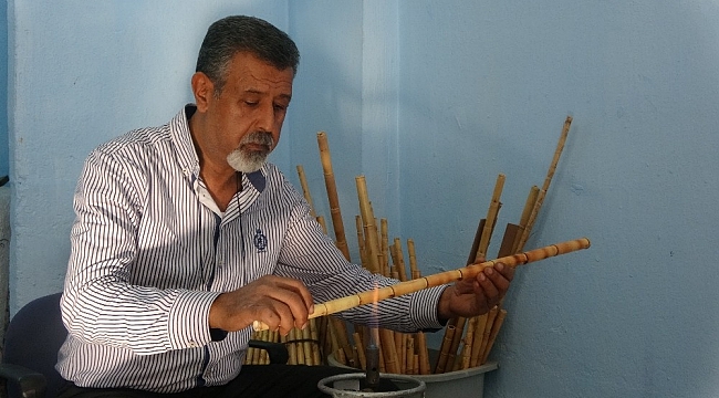 Hatay'ın özel kamışından yaptığı neyleri Avrupa'ya gönderiyor