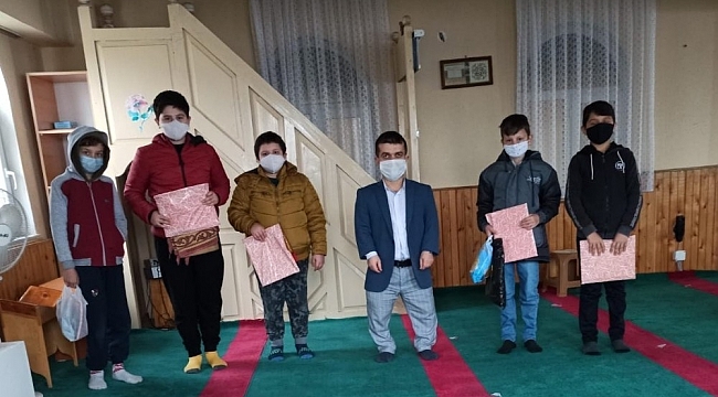 Hem dini bilgiler aldılar hem ödül