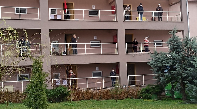 Huzurevi sakinlerinden 14 Şubat'ı bekleyen genç sevgililere mutluluk tüyoları