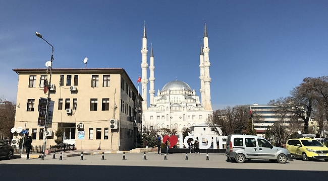 Iğdır'da yalancı bahar havası