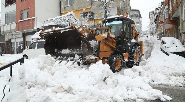 İlkadım'da yoğun kar mesaisi