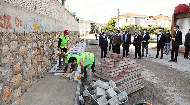 İnegöl'de kaldırım çalışmaları aralıksız sürüyor