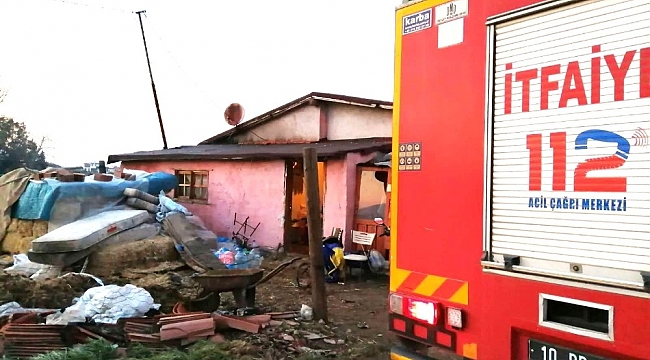 İnekleri yanmaktan itfaiye kurtardı