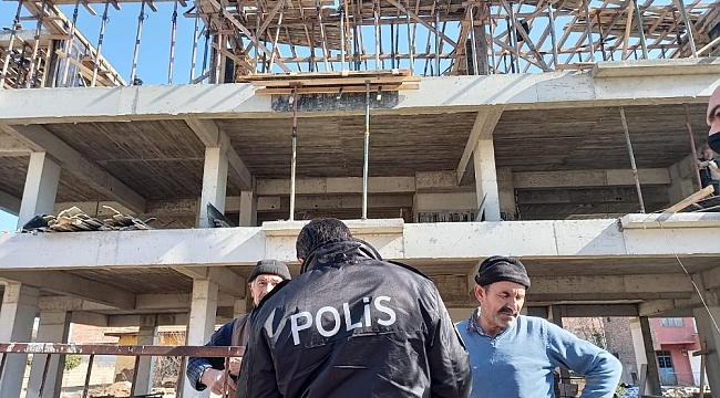 İnşaatın ikinci katından düşen işçi yaralandı