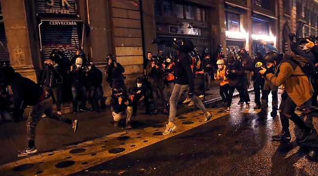 İspanya'da rapçi Hasel'in tutuklanmasına karşı protestolar 7'nci gününde