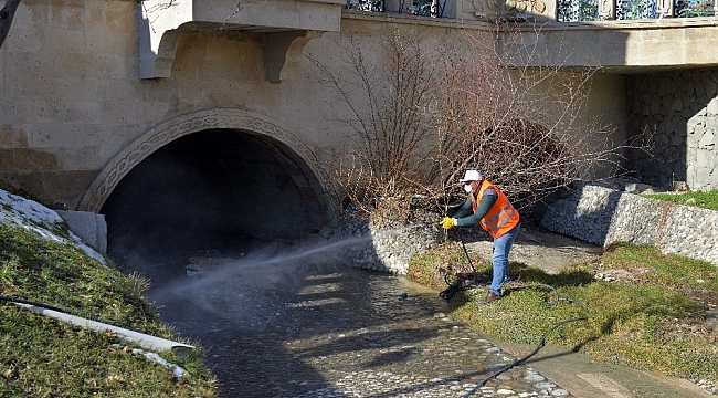 Isparta Belediyesi larva ile mücadele çalışmalarına başladı