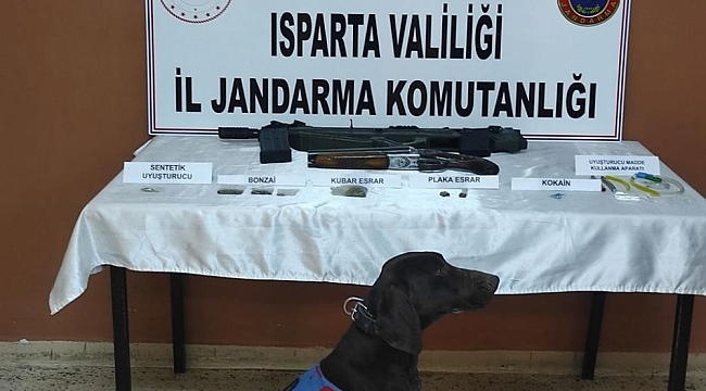Isparta'da gençlere uyuşturucu satan zehir taciri yakalandı