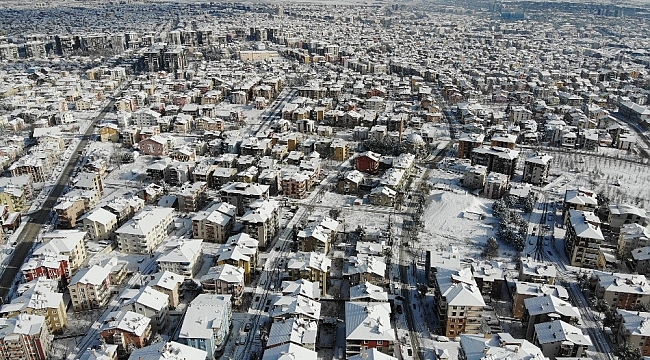Isparta'da kar yağışı etkili oldu