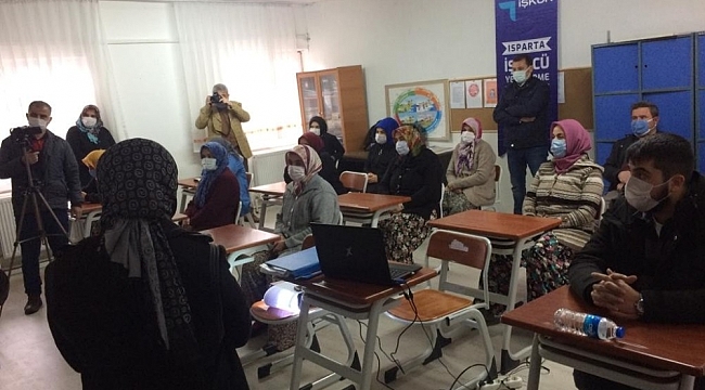 Isparta'da suyun az tüketimiyle ilgili çiftçilere eğitim veriliyor