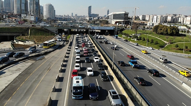 İstanbul'da 56 saatlik kısıtlama öncesi trafik yoğunluğu erken başladı