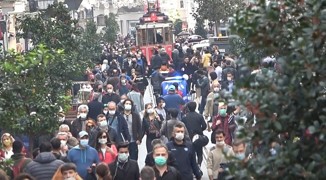 İstiklal Caddesi'nde dikkat çeken yoğunluk