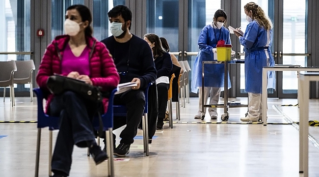 İtalya'da son 24 saatte 19 bin 886 yeni vaka