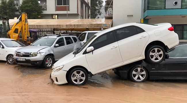 İzmir'de görülmemiş sel felaketi