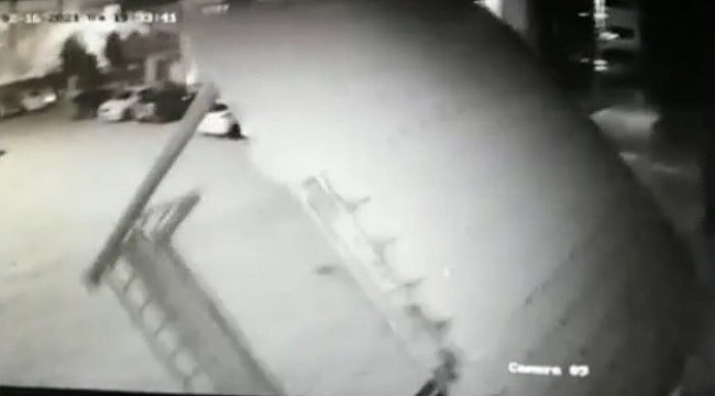 İzmir'deki fırtına dehşeti: Sitenin kamelyası havaya uçtu