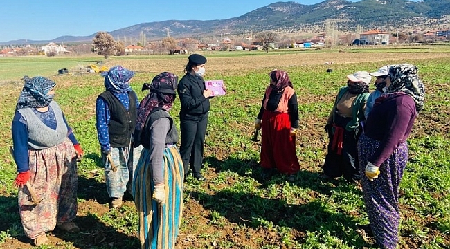 Jandarma 123 kadına "KADES" uygulamasını anlattı