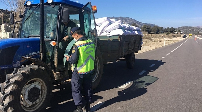 Jandarma göz açtırmadı, 260 motosiklet ve 50 traktör sürücüsüne 165 bin 500 TL ceza uygulandı