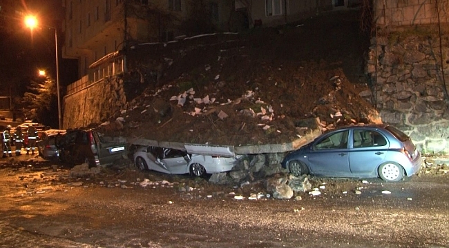 Kağıthane'de istinat duvarı çöktü, 4 araç enkaz altında kaldı