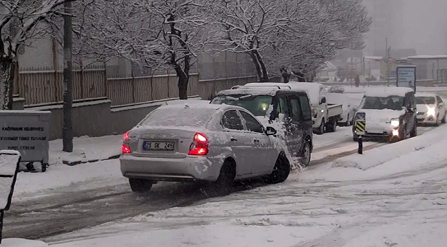 Kağıthane'de kar kazası kamerada