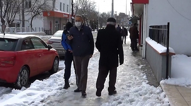 Kaldırımlar buz pisti