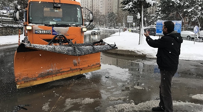 Kar küreme sürücüsünden pes dedirten tepki: "Belediyenin aracı bir şey olmaz, ben sana üzüldüm"