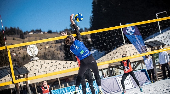 Kar Voleybolu Milli Takımı'ndan Wagrain Etabı'nda bronz madalya