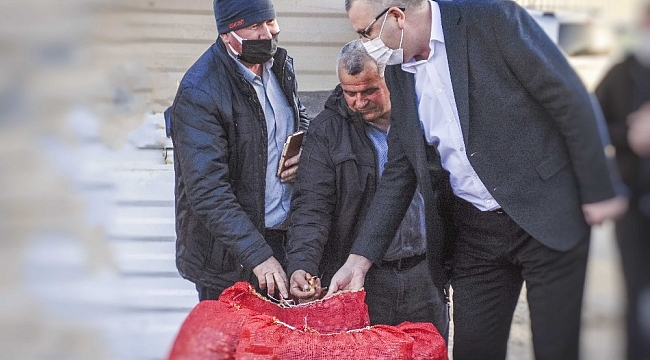 Karacabey'in kırmızı soğanı koronadan koruyor