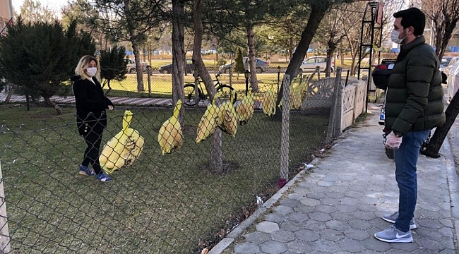 Karantinadaki vatandaşlara yardıma koşan hayırsever fırıncı