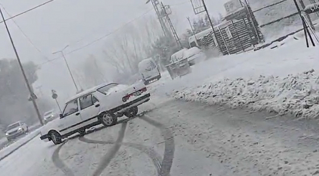 Karda bile "drift" yapan sürücüler kamerada