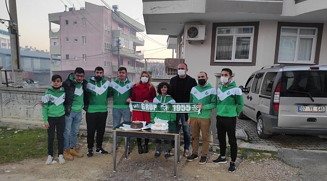 Kargo çalışanı tarafından darp edilen otizmli çocuğa taraftarlardan sürpriz doğum günü jesti